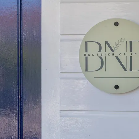 Casa de hóspedes Bed & Bike Op Texel